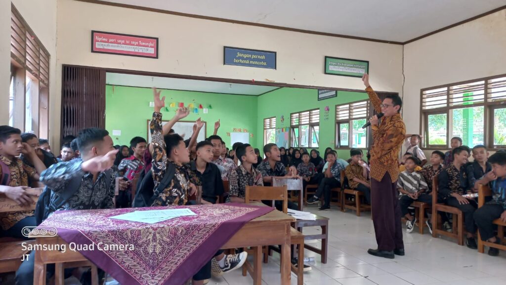 Sosialisasi dan Bedah Soal ANBK serta ASPD Tipe Literasi dan Numerasi